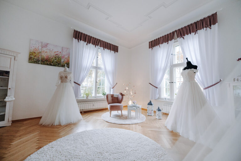 Robe de Mariée Brautmode portraitiert von Richard Lehmann