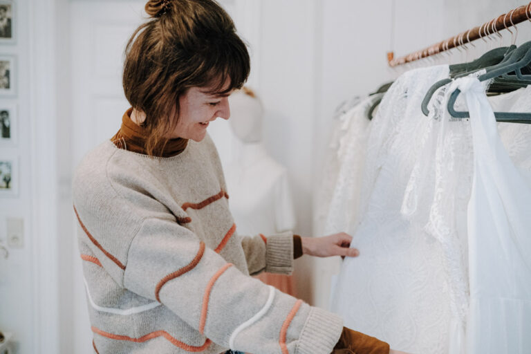 Hochzeitsmode, Brautmode Schleifenfänger Leipzig fotografiert von Richard Lehmann