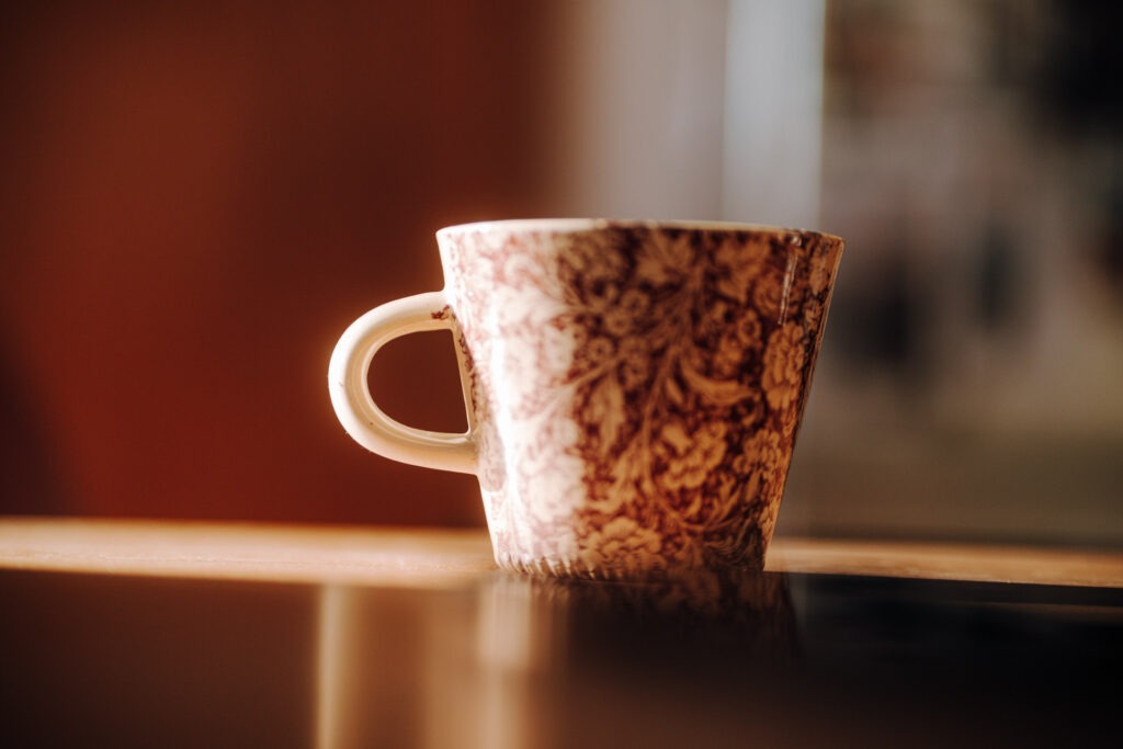 Wir sehen eine Tasse